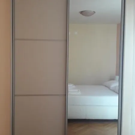 Dino Split